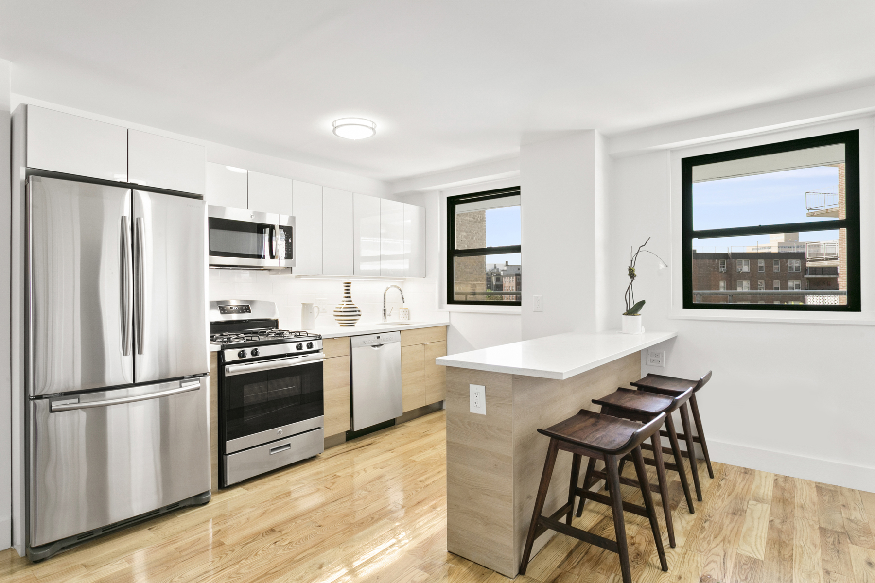 Modern Kitchen with Seating